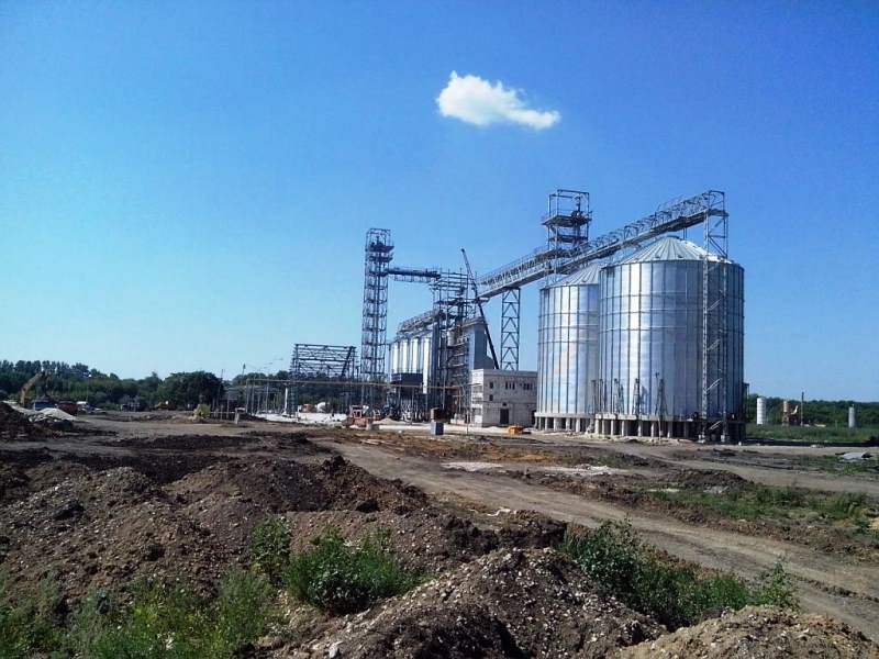 Зерновой элеватор мощностью 75000 тонн хранения (по пшенице), расположенный по адресу: Липецкая область, Становлянский район, ст. Бабарыкино